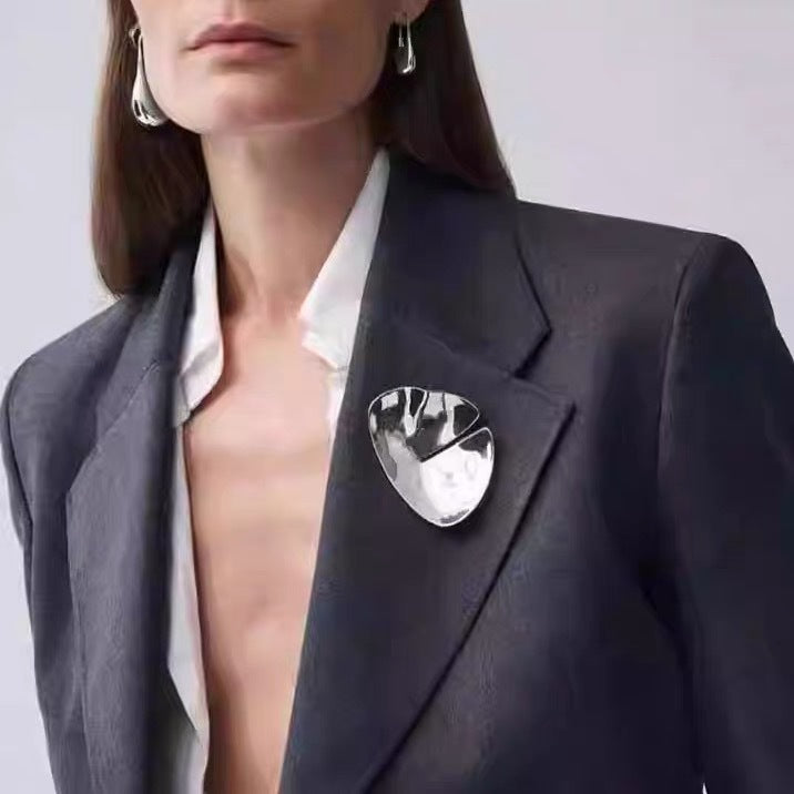 Broche Chic Luxe Léger – Versions Or et Argent