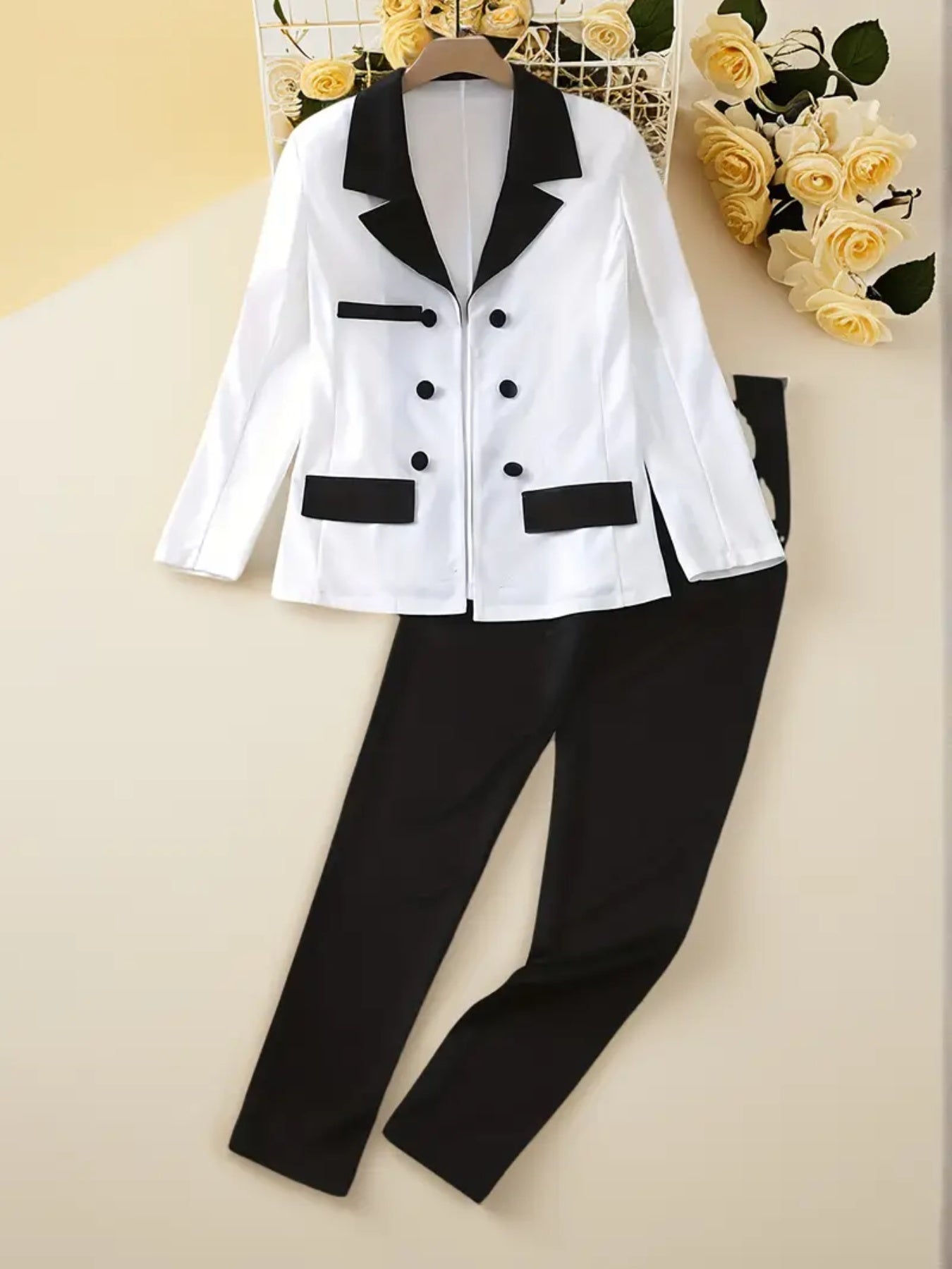 Ensemble Féminine Tendance.Deux Pièces Noir et Blanc