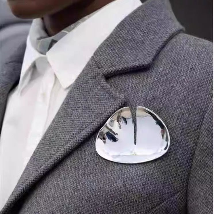 Broche Chic Luxe Léger – Versions Or et Argent