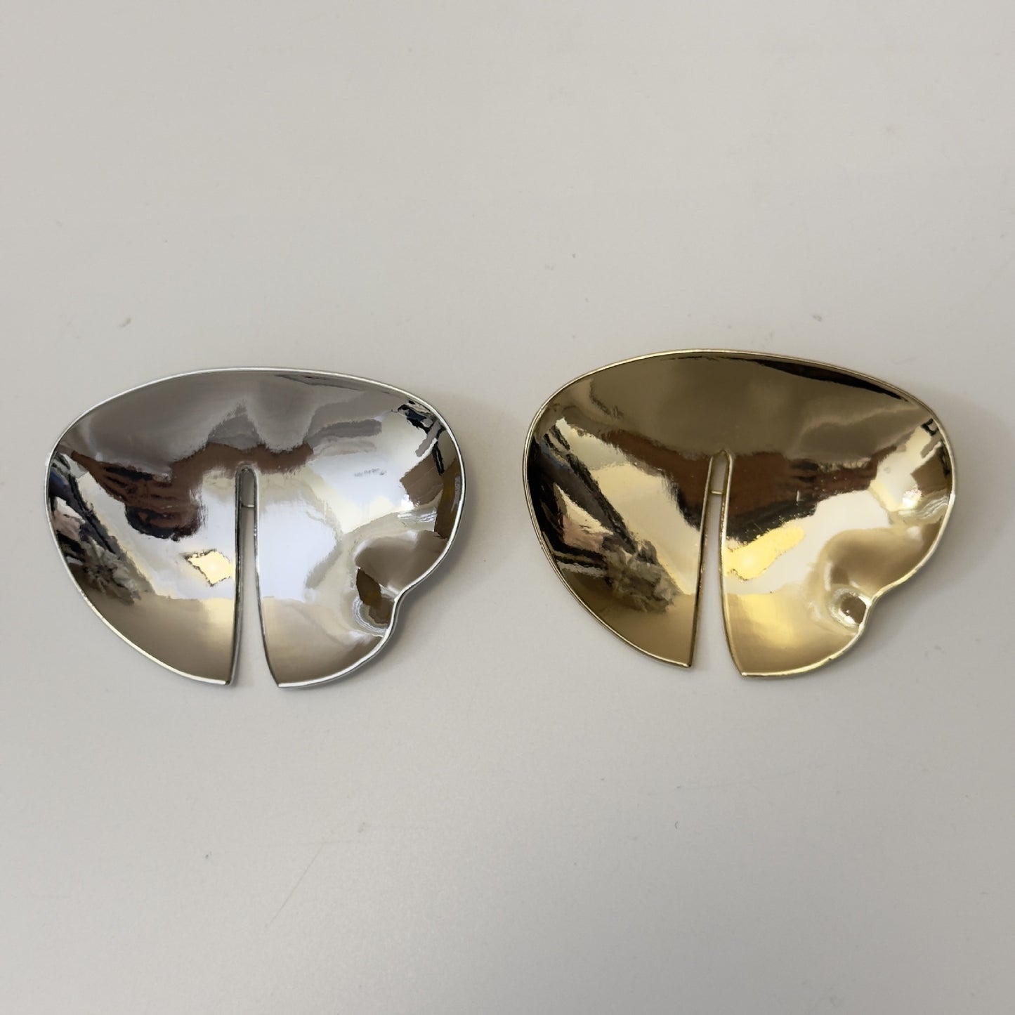 Broche Chic Luxe Léger – Versions Or et Argent