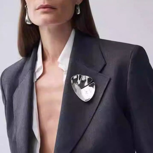 Broche Chic Luxe Léger – Versions Or et Argent