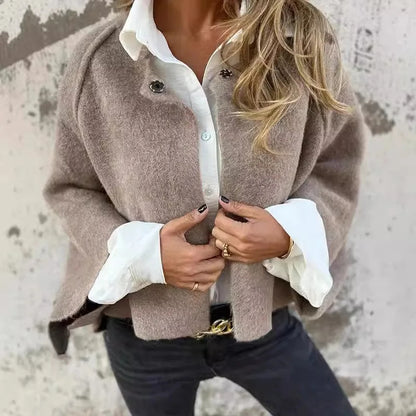 Cardigan Courte en Maille Douce – Style Chic