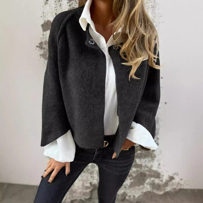 Cardigan Courte en Maille Douce – Style Chic