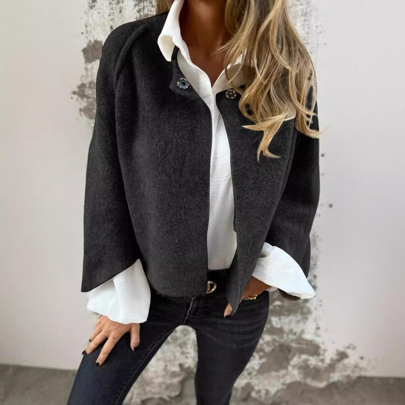 Cardigan Courte en Maille Douce – Style Chic